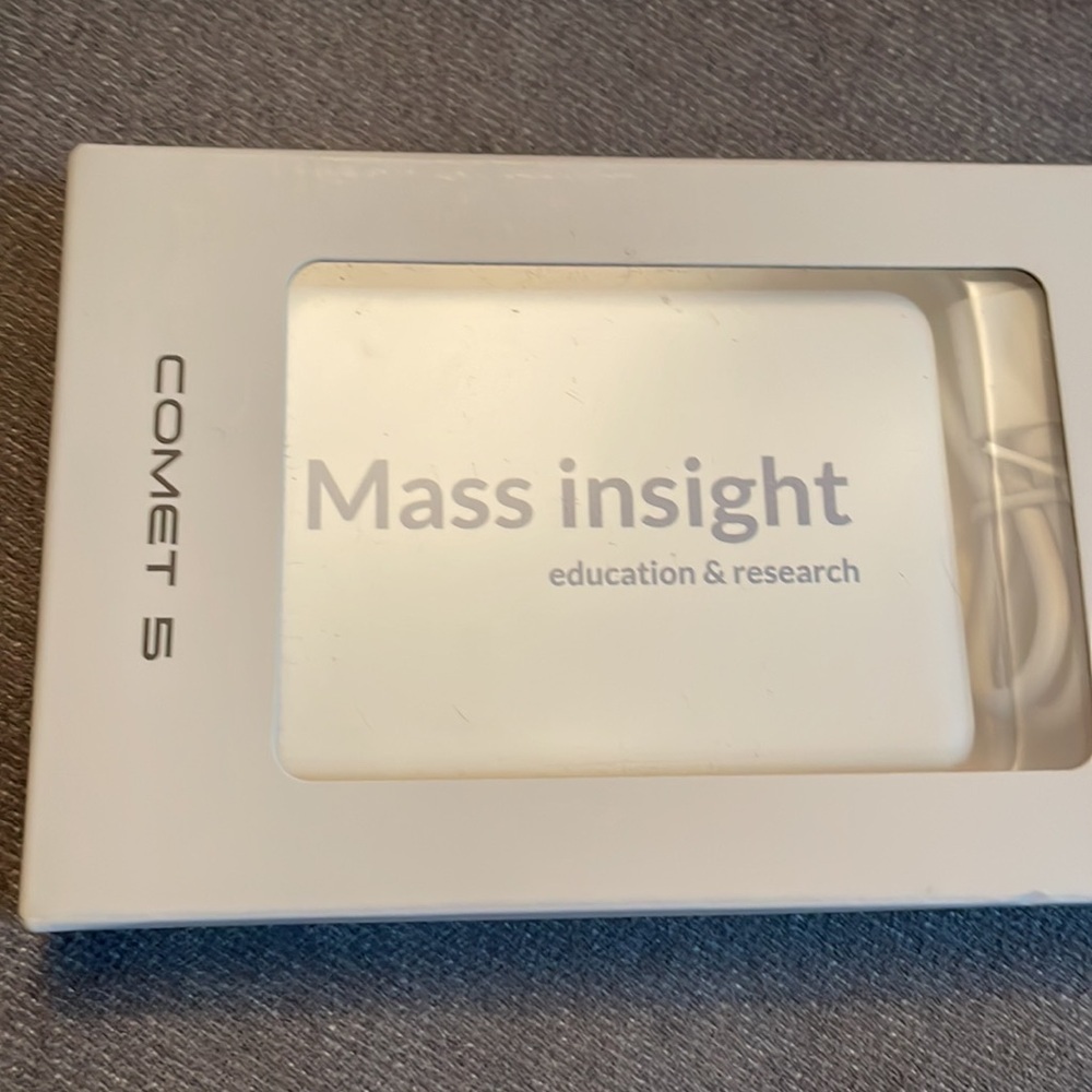 Comet 5.  Mass insight power bank​ - Picture 3 of 4